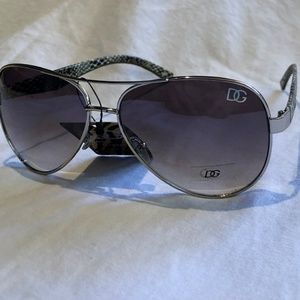 Brand New! Designer “DG” Aviator Womens Sunglasshe